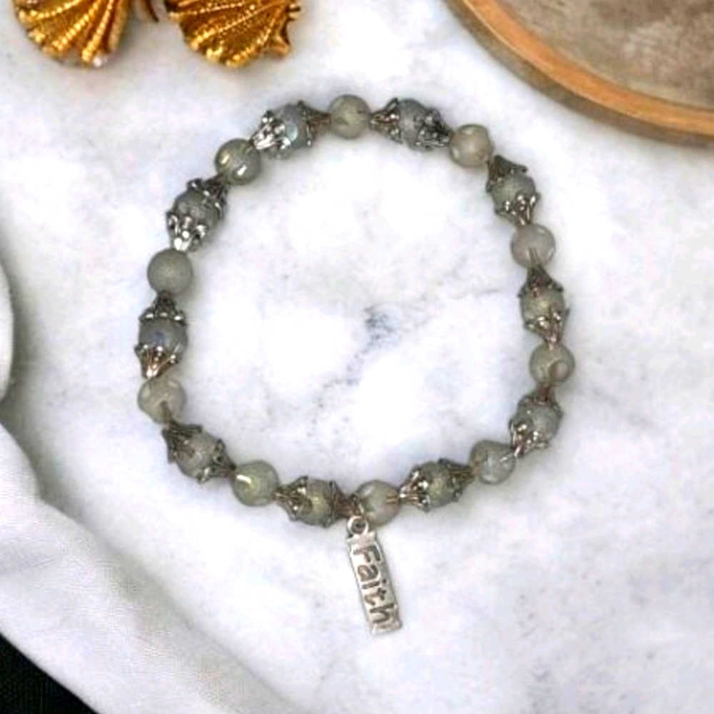Faith charm inspirational beaded bracelet